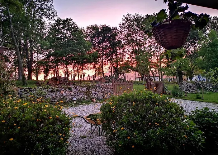 Entrecastaños Casa rural *