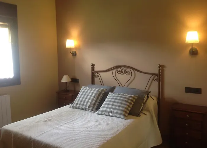 Entrecastanos Country house